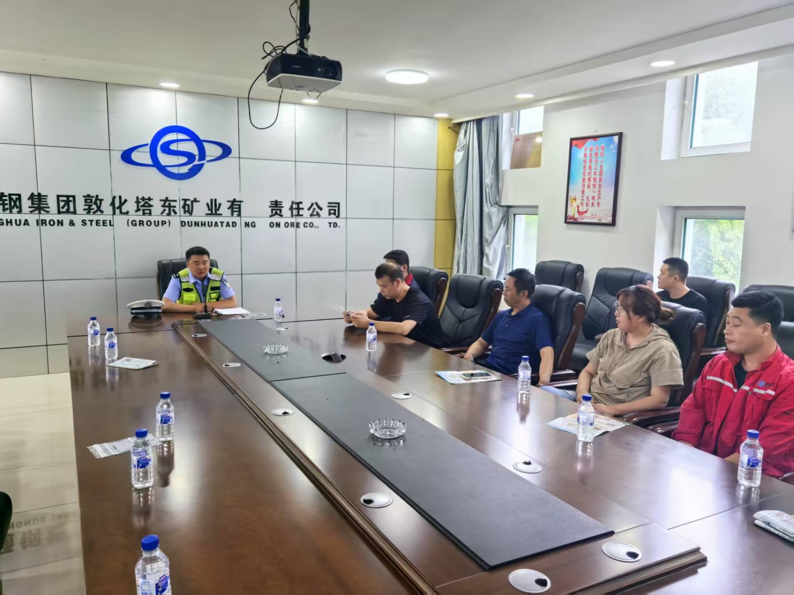 守护平安零距离 敦化森林公安交警进企业开展交通安全宣讲活动
